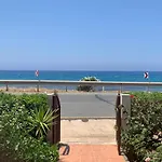 Spiti Damianos Beachfront بوموس