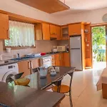 Spiti Damianos Beachfront