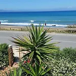 فيلة Spiti Damianos Beachfront