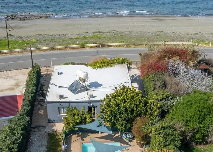 Spiti Damianos Beachfront Pomos