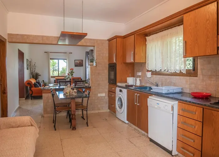 Vila Spiti Damianos Beachfront Pomos