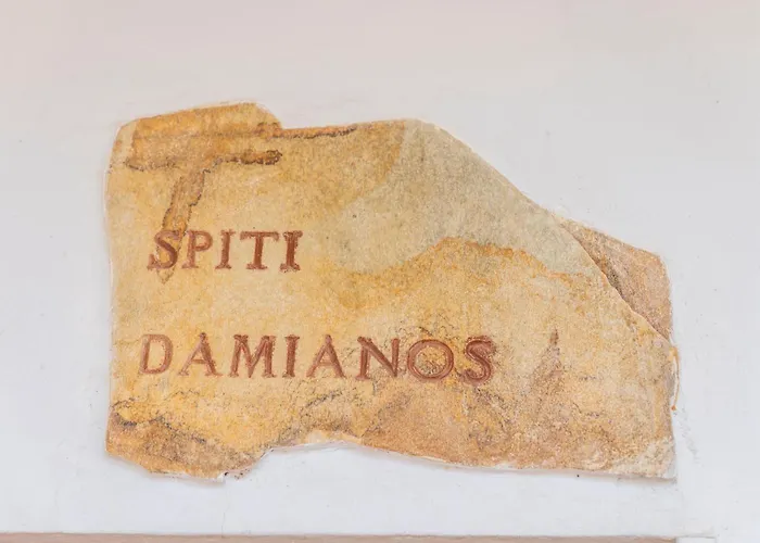 Spiti Damianos Beachfront Vila