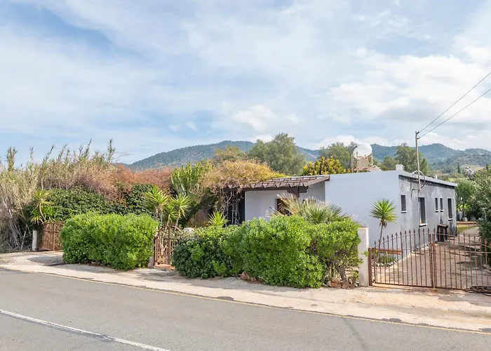 Spiti Damianos Beachfront * Pomos