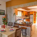 Spiti Damianos Beachfront *