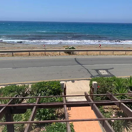 Spiti Damianos Beachfront * 포모스