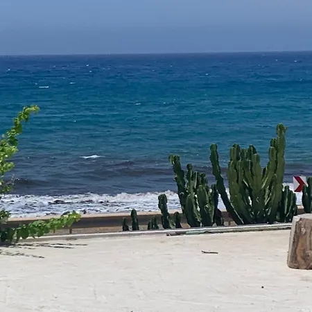 빌라 Spiti Damianos Beachfront *
