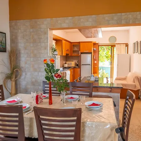 Spiti Damianos Beachfront Willa Pomos