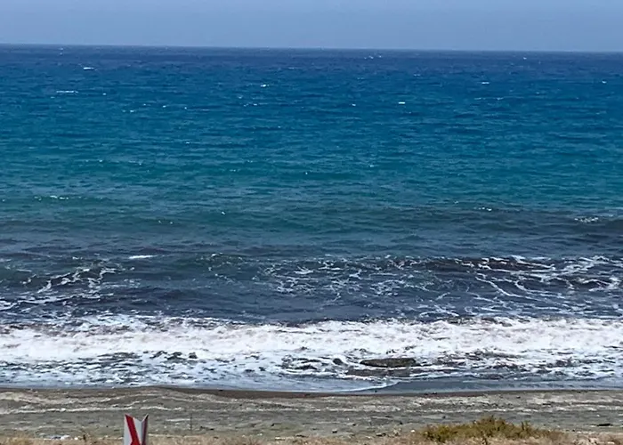 Spiti Damianos Beachfront * Pomos