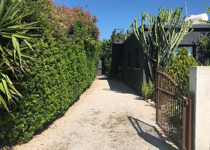 Spiti Damianos Beachfront