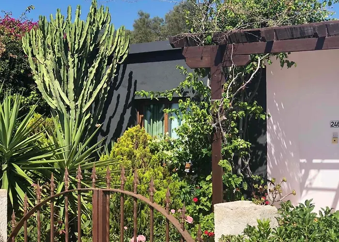 Spiti Damianos Beachfront Villa