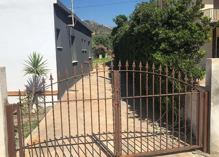 Villa Spiti Damianos Beachfront Pomos