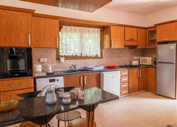 Spiti Damianos Beachfront Villa