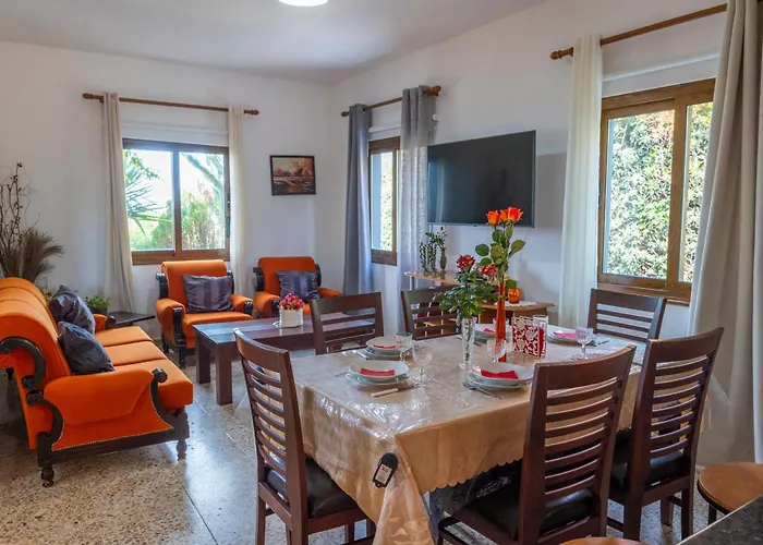 Villa Spiti Damianos Beachfront *