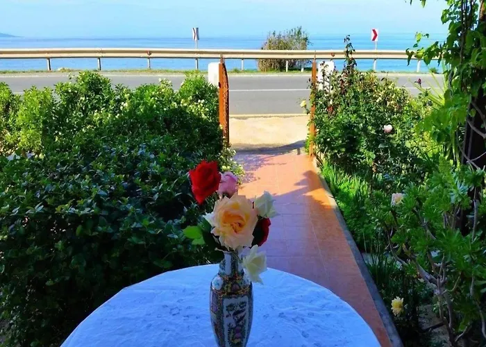 Villa Spiti Damianos Beachfront